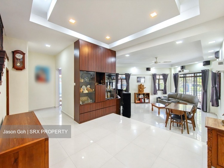 Jalan Waringin (D14), Terrace #504383751